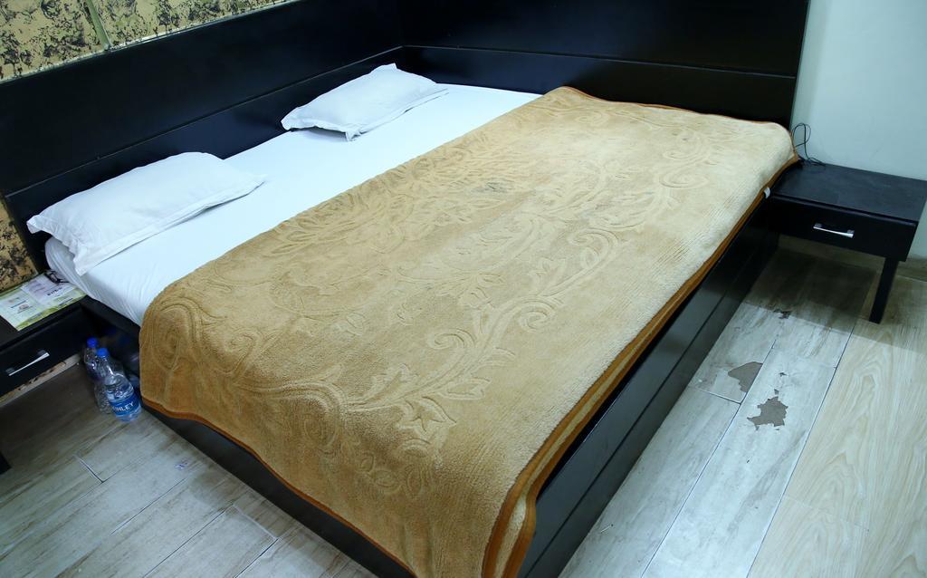 Hotel Ananda Delhi  Room photo