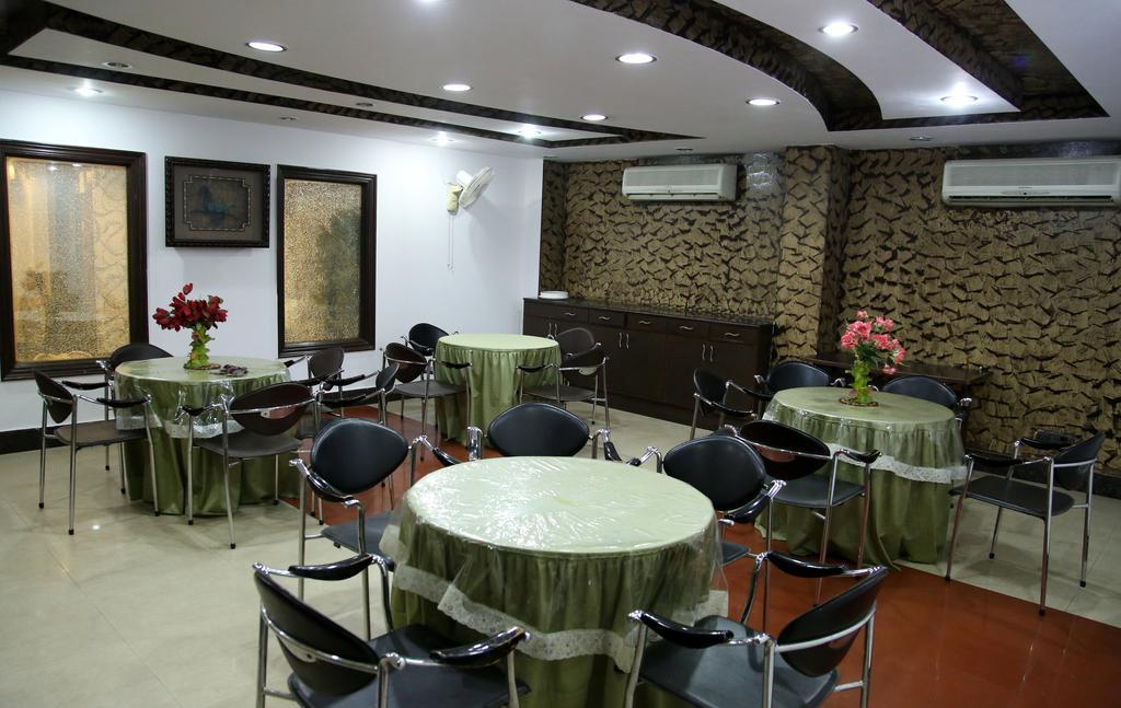 Hotel Ananda Delhi  Exterior photo