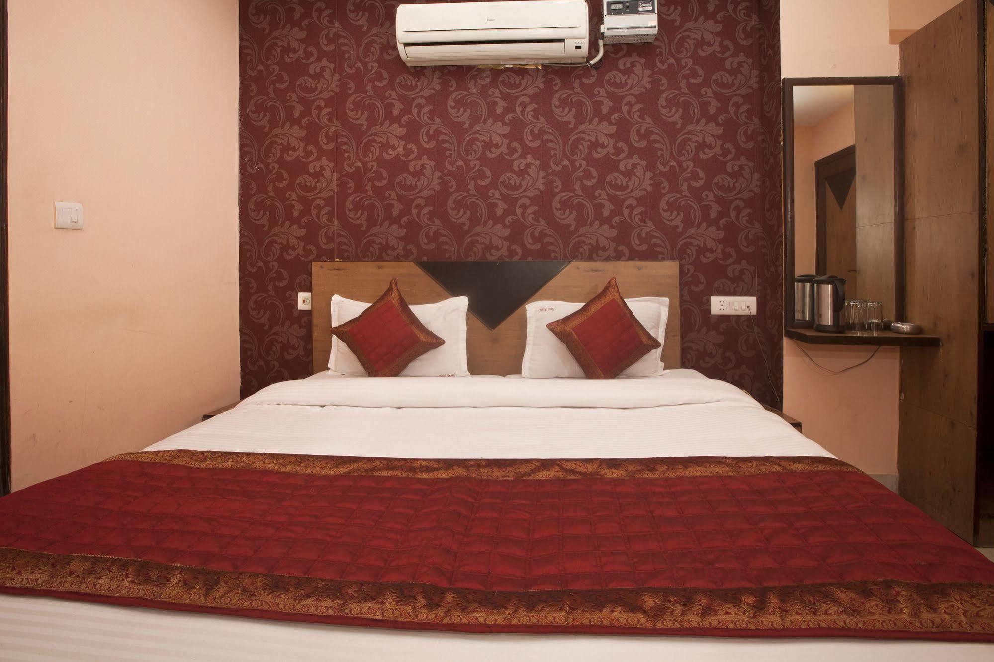 Hotel Ananda Delhi  Exterior photo